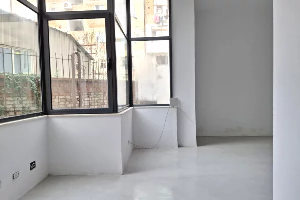 ZYRE ME Qira ,Open Space:📍 Qender/ Fillim Rruges Durresit ( fiks mbrapa dyanit te luleve) 110 m2 ||