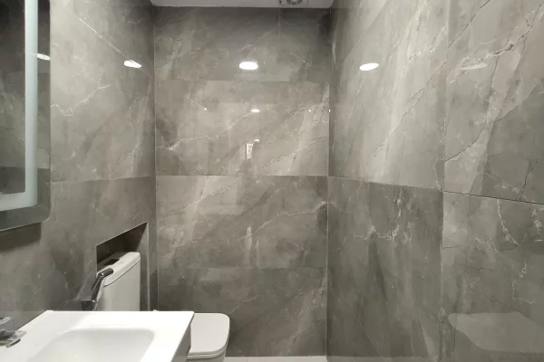 Jepet me qira Ambjent (260m2) || (📍21 dhjetori 30 m larg unazes) || Direkt rruge kryesore |  2300 eu