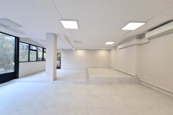 Jepet me qira Ambjent (260m2) || (📍21 dhjetori 30 m larg unazes) || Direkt rruge kryesore |  2300 eu