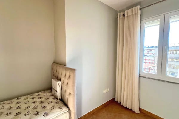 Shtepi me qera Apartament ne Tirane, 2+1, Mobilimi E mobiluar, Pagesa 75,000  Leke.