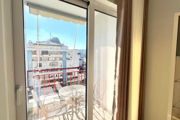 Shtepi me qera Apartament ne Tirane, 2+1, Mobilimi E mobiluar, Pagesa 75,000  Leke.