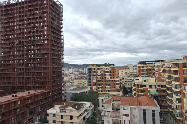 Shtepi me qera 2+1 ne Tirane - 50,000 Leke