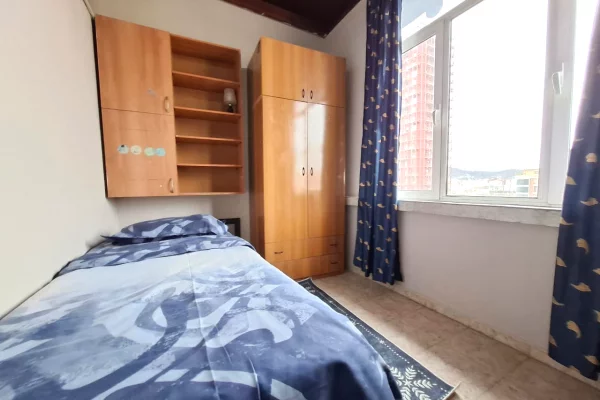 Shtepi me qera Apartament ne Tirane, 2+1, Mobilimi E mobiluar, Pagesa 50,000  Leke.