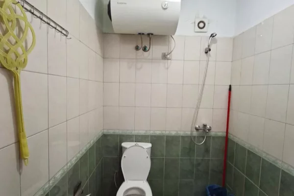 Shtepi me qera 1+1 ne Tirane - 40,000 Leke