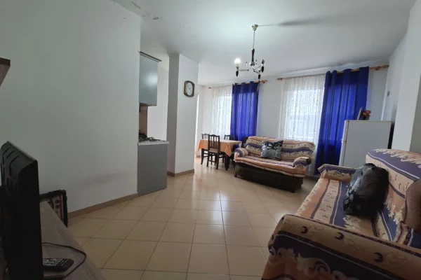 Shtepi me qera 1+1 ne Tirane - 40,000 Leke