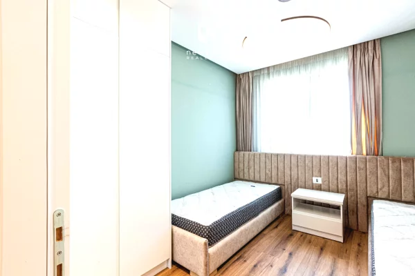 Shtepi me qera Apartament ne Tirane, 3+1, Mobilimi E mobiluar, Pagesa 1,050  Euro.