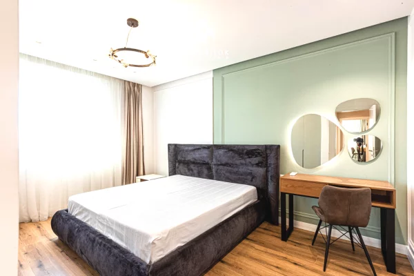 Shtepi me qera Apartament ne Tirane, 3+1, Mobilimi E mobiluar, Pagesa 1,050  Euro.