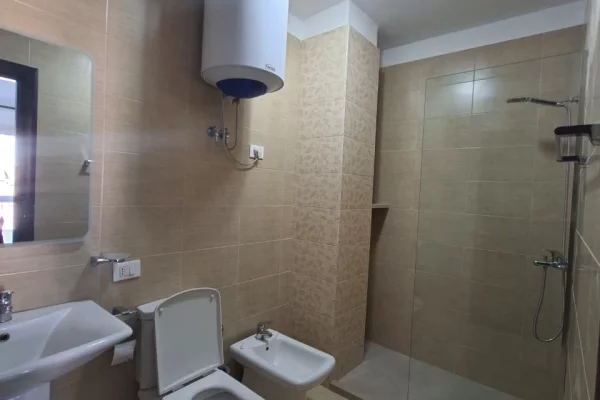 Shtepi me qera Apartament ne Tirane, 2+1, Mobilimi E mobiluar, Pagesa 80,000  Leke.