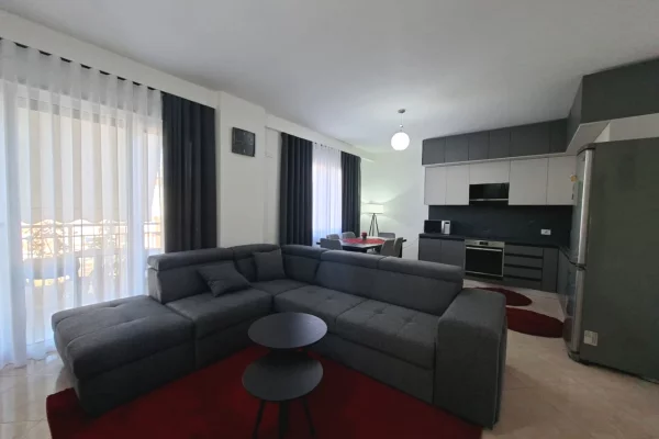 Shtepi me qera 2+1 ne Tirane - 80,000 Leke