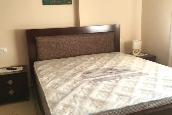 Shtepi me qera 2+1 ne Tirane - 65,000 Leke