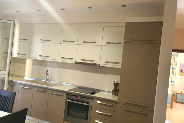 Shtepi me qera 2+1 ne Tirane - 65,000 Leke