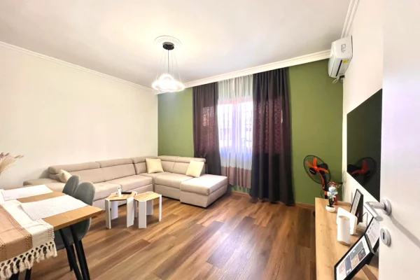 Shtepi me qera Apartament ne Tirane, 2+1, Mobilimi E mobiluar, Pagesa 750  Euro.