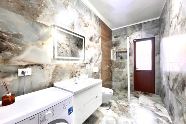 Shtepi me qera Apartament ne Tirane, 2+1, Mobilimi E mobiluar, Pagesa 750  Euro.