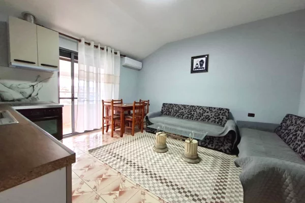 Shtepi me qera Apartament ne Tirane, 2+1, Mobilimi E mobiluar, Pagesa 42,000  Leke.