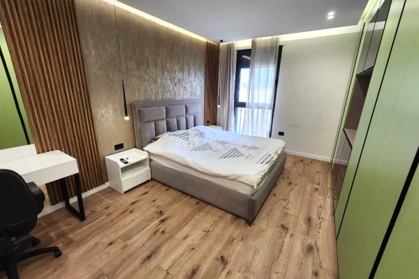 Shtepi me qera Apartament ne Tirane, 2+1, Mobilimi E mobiluar, Pagesa 1,300  Euro.