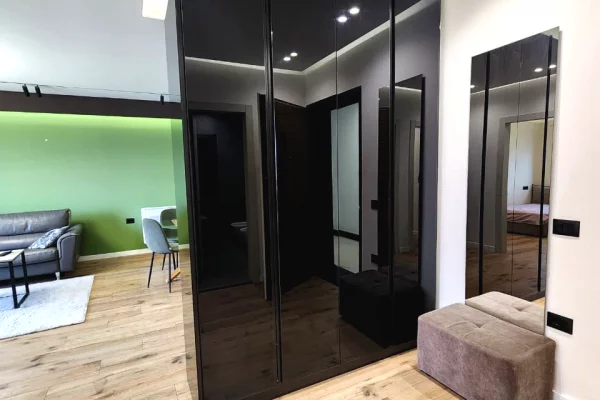 Shtepi me qera Apartament ne Tirane, 2+1, Mobilimi E mobiluar, Pagesa 1,300  Euro.