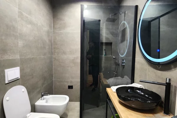 Shtepi me qera Apartament ne Tirane, 2+1, Mobilimi E mobiluar, Pagesa 1,300  Euro.