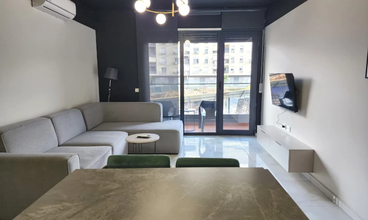 Shtepi me qera Apartament ne Tirane, 2+1, Mobilimi E mobiluar, Pagesa 1,100  Euro.