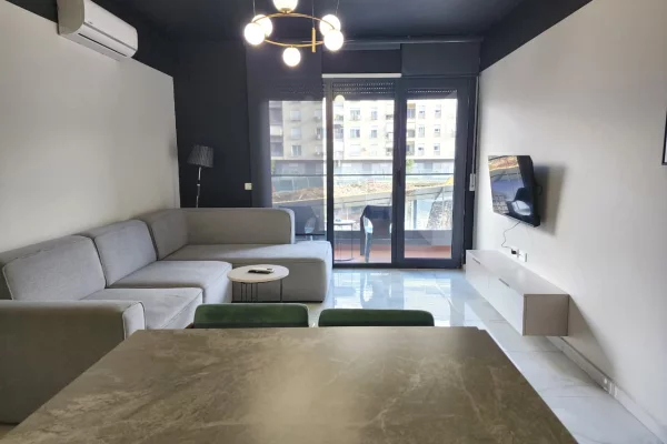 Shtepi me qera 2+1 ne Tirane - 1,100 Euro