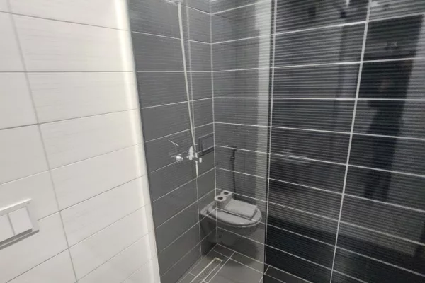 Shtepi me qera Apartament ne Tirane, 2+1, Mobilimi E mobiluar, Pagesa 1,100  Euro.
