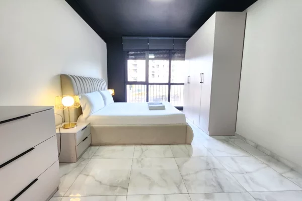 Shtepi me qera Apartament ne Tirane, 2+1, Mobilimi E mobiluar, Pagesa 1,100  Euro.