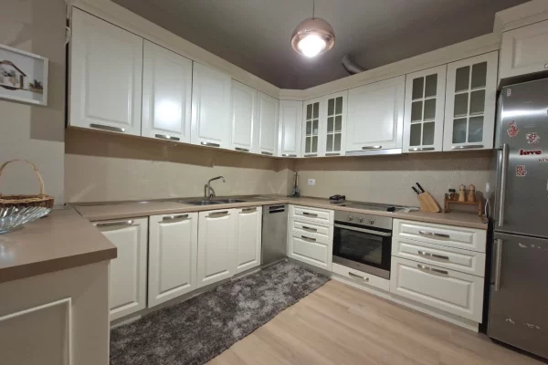 Shtepi me qera Apartament ne Tirane, 2+1, Mobilimi E mobiluar, Pagesa 70,000  Leke.