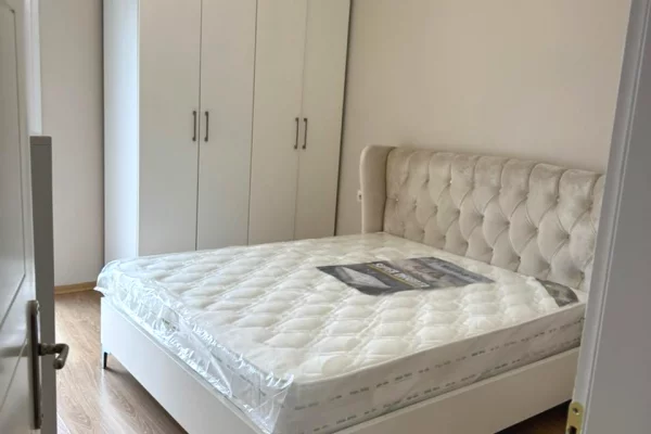 Shtepi me qera Apartament ne Tirane, 2+1, Mobilimi E mobiluar, Pagesa 70,000  Leke.