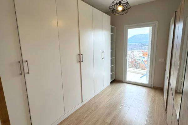 Shtepi me qera Apartament ne Tirane, 2+1, Mobilimi E mobiluar, Pagesa 70,000  Leke.