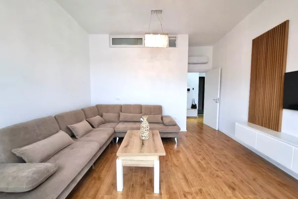 Shtepi me qera Apartament ne Tirane, 1+1, Mobilimi E mobiluar, Pagesa 750  Euro.