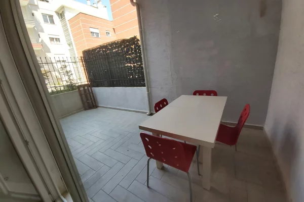 Shtepi me qera Apartament ne Tirane, 1+1, Mobilimi E mobiluar, Pagesa 550  Euro.