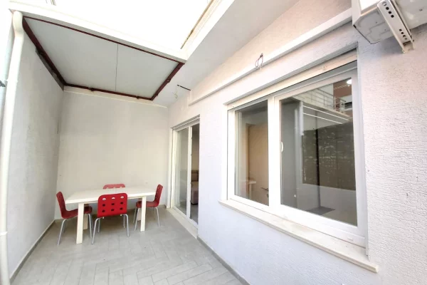 Shtepi me qera Apartament ne Tirane, 1+1, Mobilimi E mobiluar, Pagesa 550  Euro.