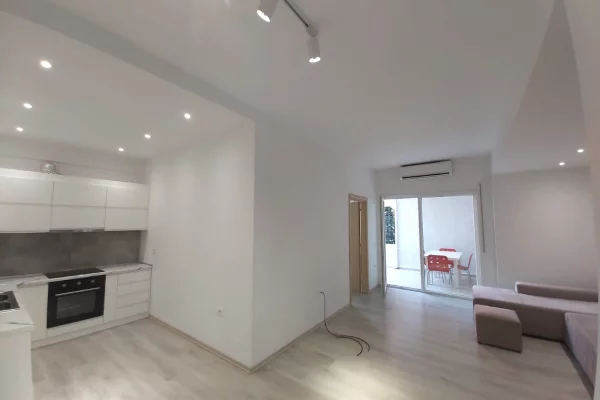 Shtepi me qera Apartament ne Tirane, 1+1, Mobilimi E mobiluar, Pagesa 550  Euro.