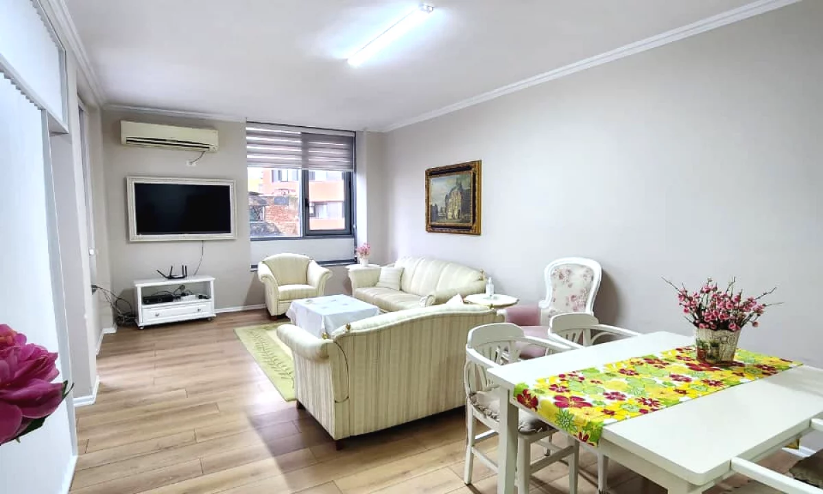 Shtepi me qera Apartament ne Tirane, 2+1, Mobilimi Bosh, pa mobiluar, Pagesa 1,200  Euro.