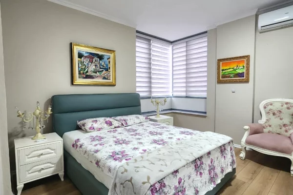 Shtepi me qera Apartament ne Tirane, 2+1, Mobilimi Bosh, pa mobiluar, Pagesa 1,200  Euro.