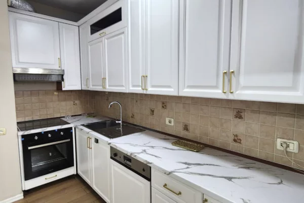 Shtepi me qera Apartament ne Tirane, 2+1, Mobilimi Bosh, pa mobiluar, Pagesa 1,200  Euro.