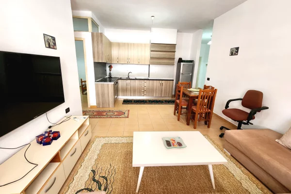 Shtepi me qera Apartament ne Tirane, 2+1, Mobilimi E mobiluar, Pagesa 45,000  Leke.