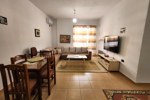 Shtepi me qera Apartament ne Tirane, 2+1, Mobilimi E mobiluar, Pagesa 45,000  Leke.