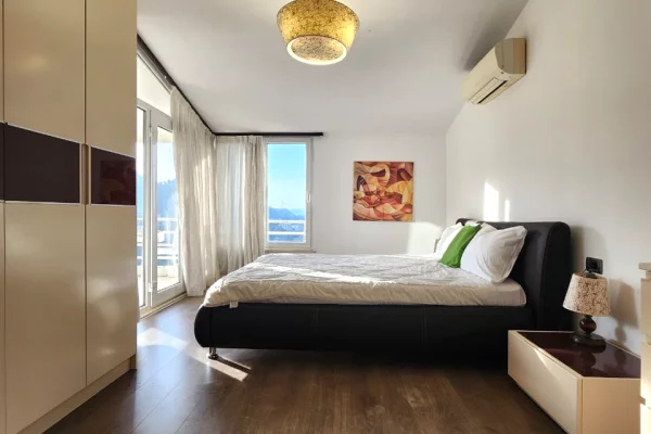 Duplex (casa a 2 piani) in vendita a Tirana 2+1, Arredato