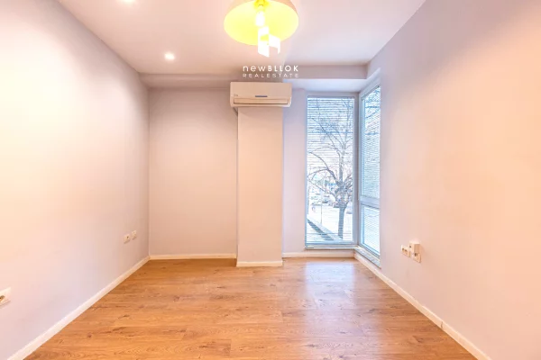 Zyre Absolute - Open Space (Vesa Center) Rruge Kryesore, BLLOK (160 m2) Parket Zvicerian