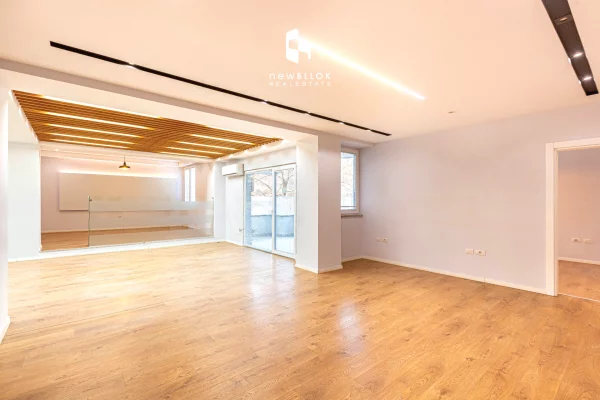 Zyre Absolute - Open Space (Vesa Center) Rruge Kryesore, BLLOK (160 m2) Parket Zvicerian