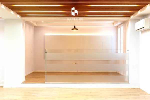 Zyre Absolute - Open Space (Vesa Center) Rruge Kryesore, BLLOK (160 m2) Parket Zvicerian