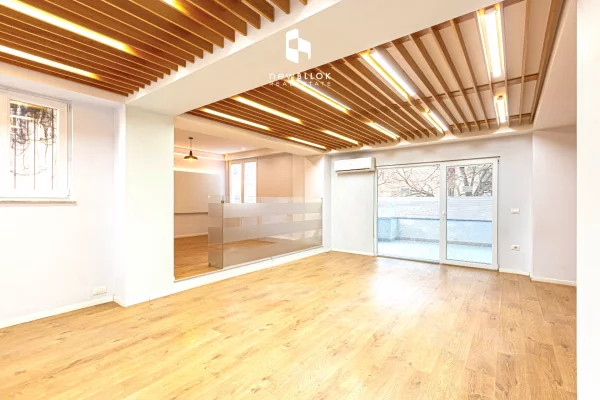 Ambiente Commerciale in Affitto 3+1 a Tirana - 2,550 Euro