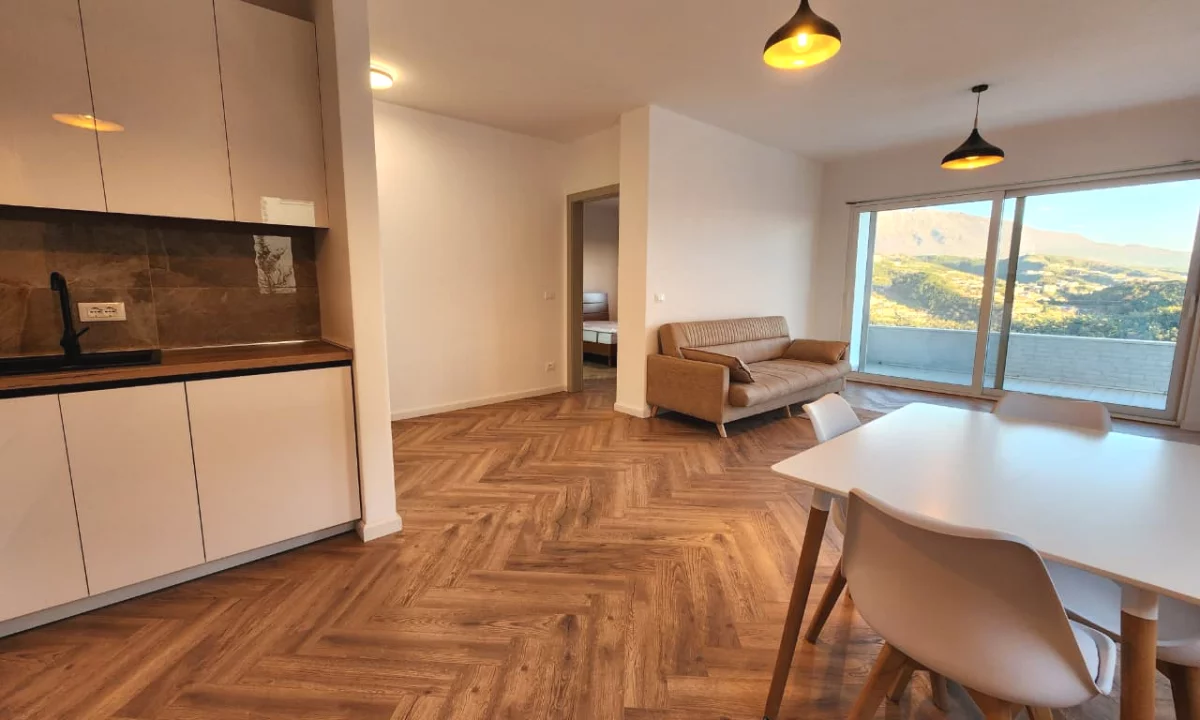 Shtepi me qera Apartament ne Tirane, 2+1, Mobilimi E mobiluar, Pagesa 500  Euro.