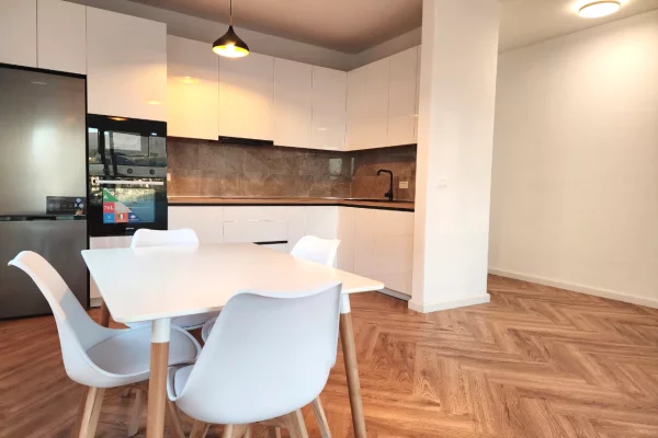 Shtepi me qera Apartament ne Tirane, 2+1, Mobilimi E mobiluar, Pagesa 500  Euro.