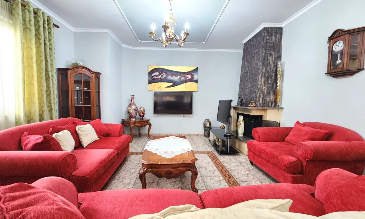 Appartamento in affitto a Tirana 3+1, Arredato