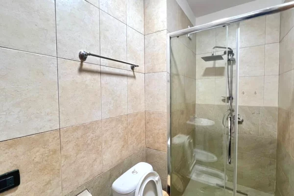 Shtepi me qera Apartament ne Tirane, 2+1, Mobilimi E mobiluar, Pagesa 800  Euro.