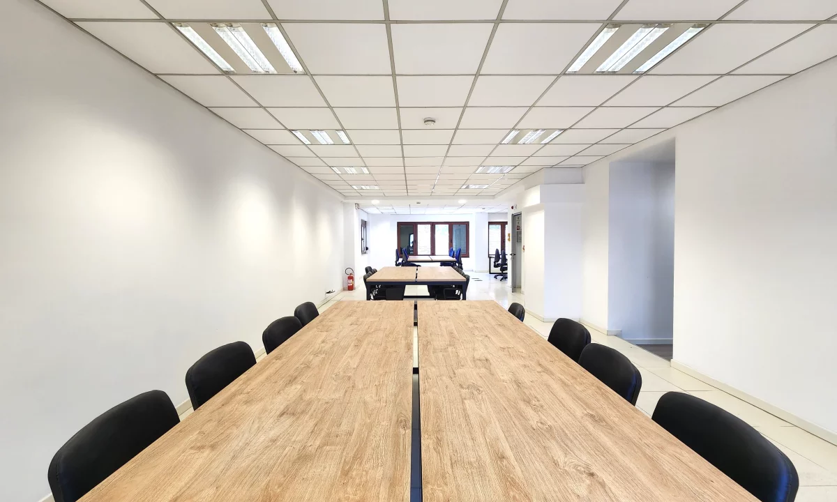 Supreme Office - Amb ideal per Zyre 📍 prb. Delijorgjit - Rr. e Kavajes -- 850m2 | k3, Pllt i Ri