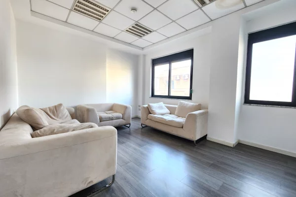 Supreme Office - Amb ideal per Zyre 📍 prb. Delijorgjit - Rr. e Kavajes -- 850m2 | k3, Pllt i Ri