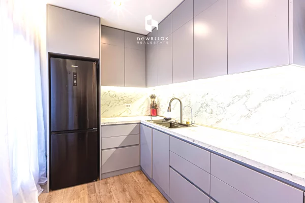 Appartamento in vendita a Tirana 2+1, Arredato