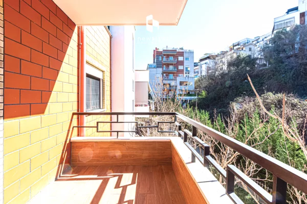 Appartamento in vendita a Tirana 2+1, Arredato